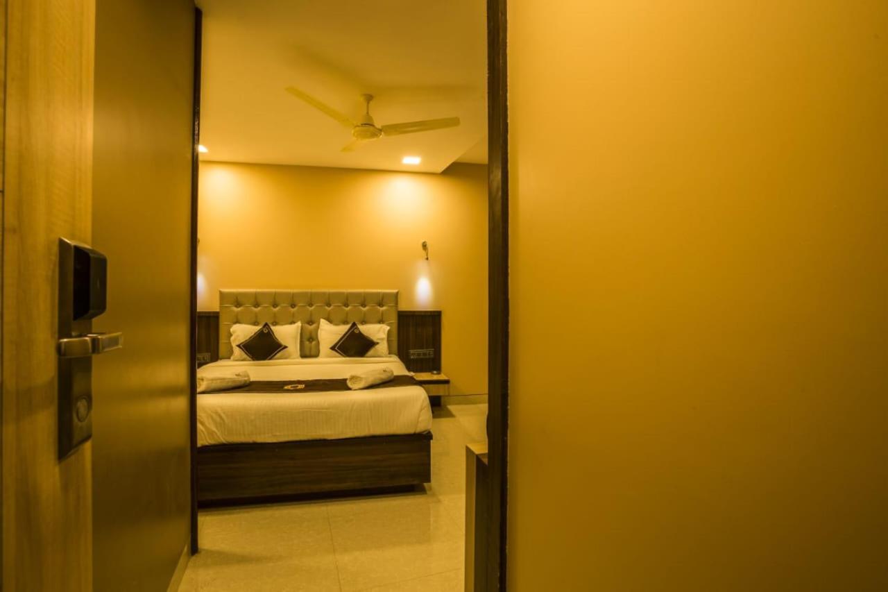 Hotel Golden Crown Mumbai Eksteriør bilde