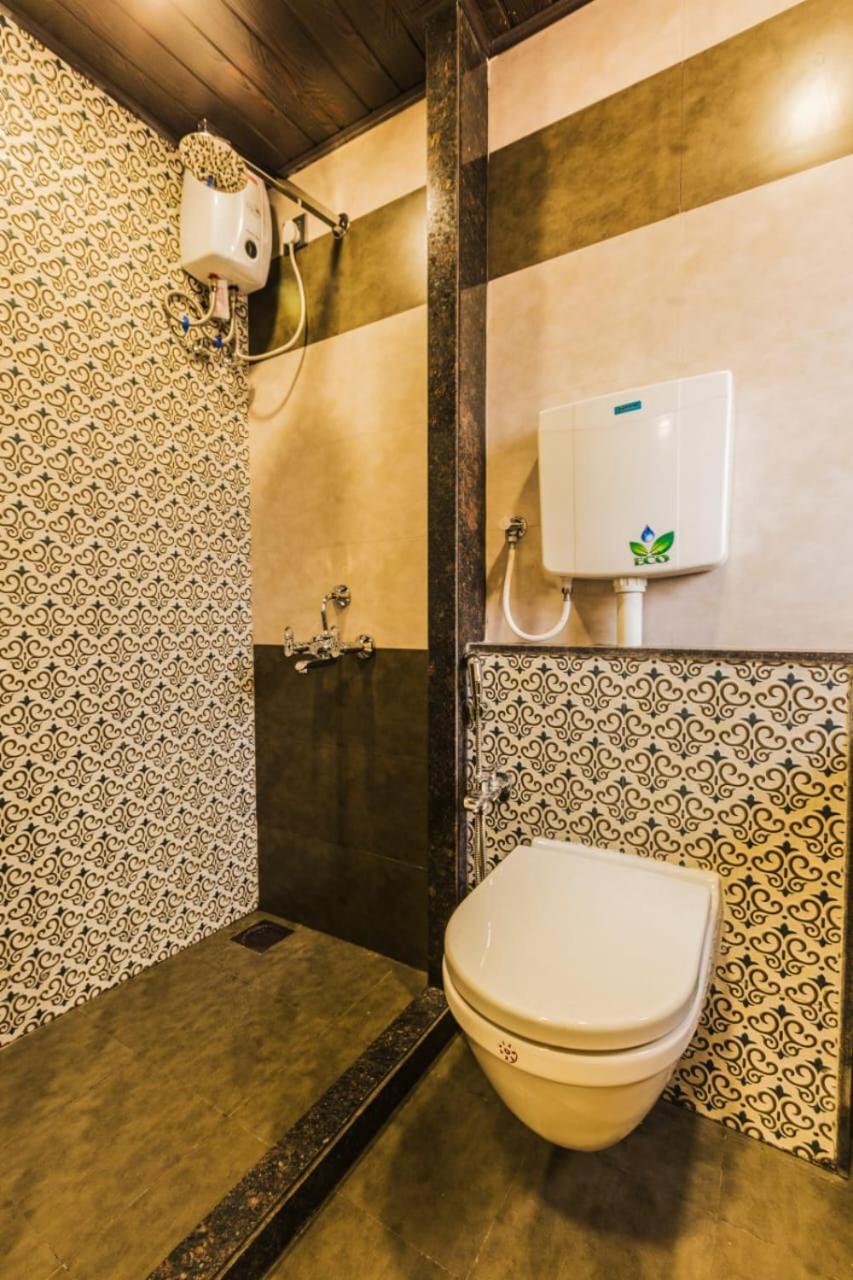 Hotel Golden Crown Mumbai Eksteriør bilde